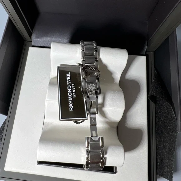 Raymond Weil Diamond Dial Noemia 27mm Watch-Brand New! 5127-ST-00985/MSRP $1275 - Picture 5 of 11
